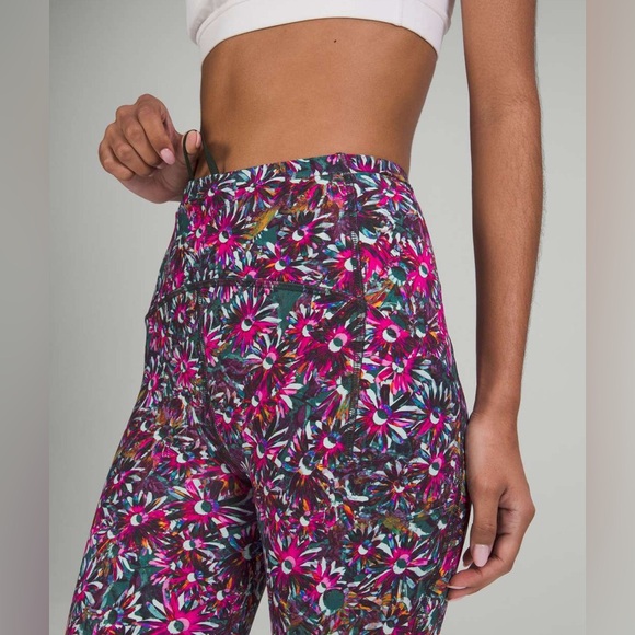 Lululemon Swift Speed High-Rise Crop 21" in Floral Electric Multi Size 4 - Picture 5 of 6